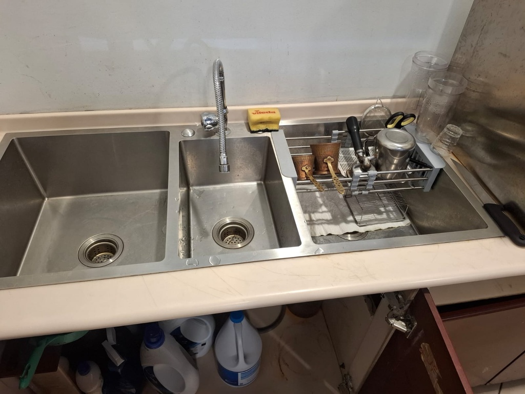STAINLESS STEEL SINK